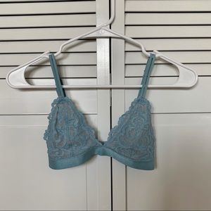 baby blue bralette🤍